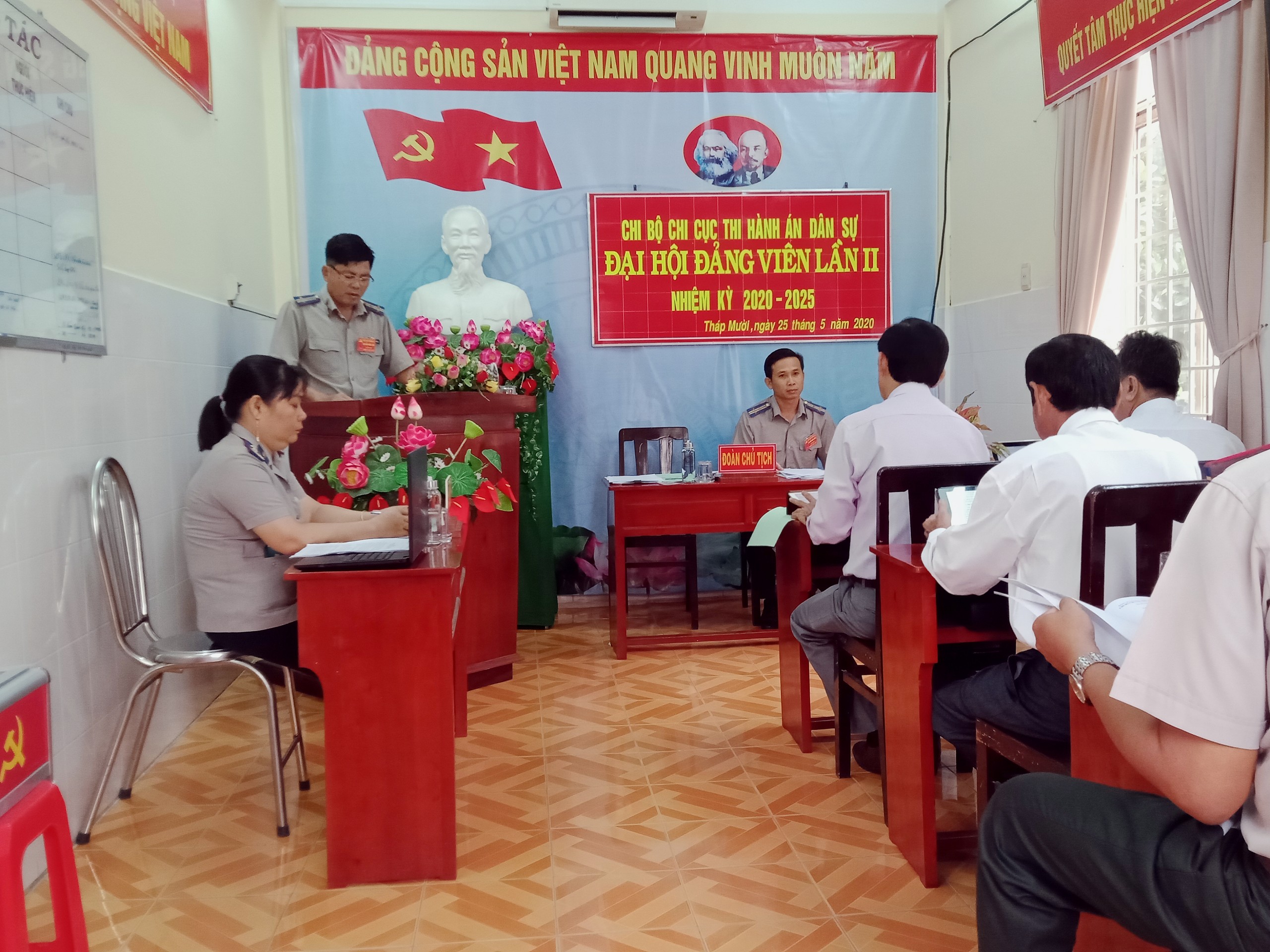 Chi bộ Chi cục Thi hành án dân sự huyện Tháp Mười tổ chức Đại hội Đảng viên lần thứ II, nhiệm kỳ 2020 - 2025