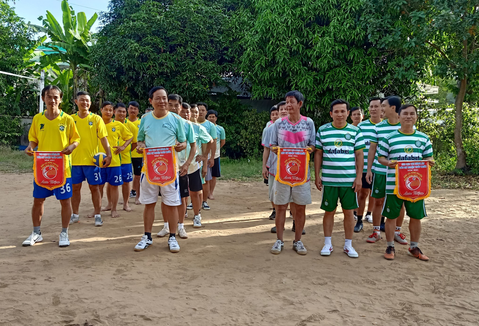 Công đoàn Chi cục Thi hành án dân sự huyện Tháp Mười tổ chức giao lưu bóng chuyền