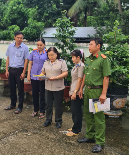 Chi cục Thi hành án dân sự huyện Tân Hồng tiêu hủy tang vật, vật chứng theo bản án, quyết định có hiệu lực và tang vật, vật chứng tồn trước năm 2015