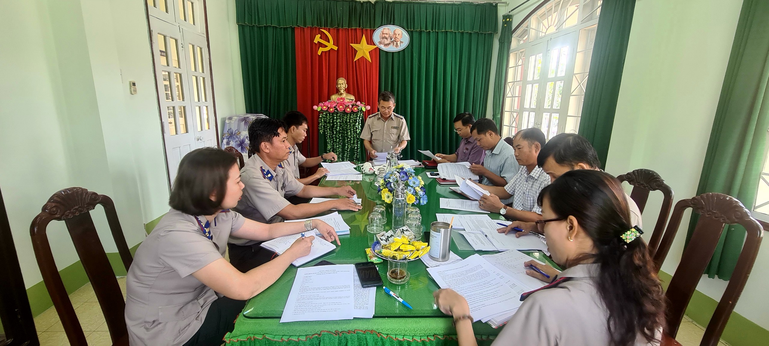 Chi bộ Chi cục Thi hành án dân sự huyện Tân Hồng tổ chức Hội nghị kiểm điểm, đánh giá, xếp loại chất lượng đối với  tổ chức đảng và đảng viên năm 2023