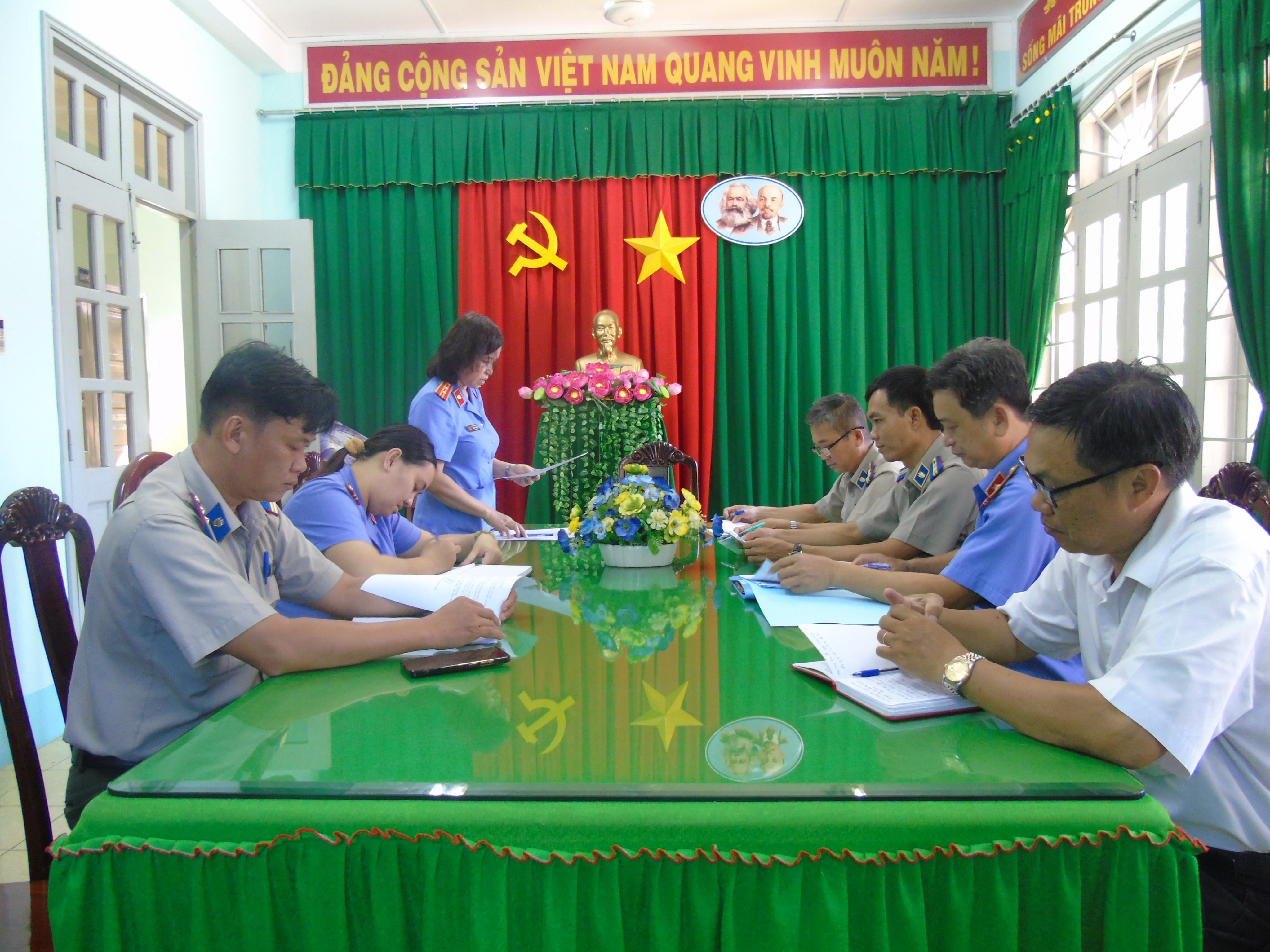 Viện kiểm sát nhân dân huyện Tân Hồng trực tiếp kiểm sát hoạt động thi hành án dân sự tại Chi cục Thi hành án dân sự huyện Tân Hồng