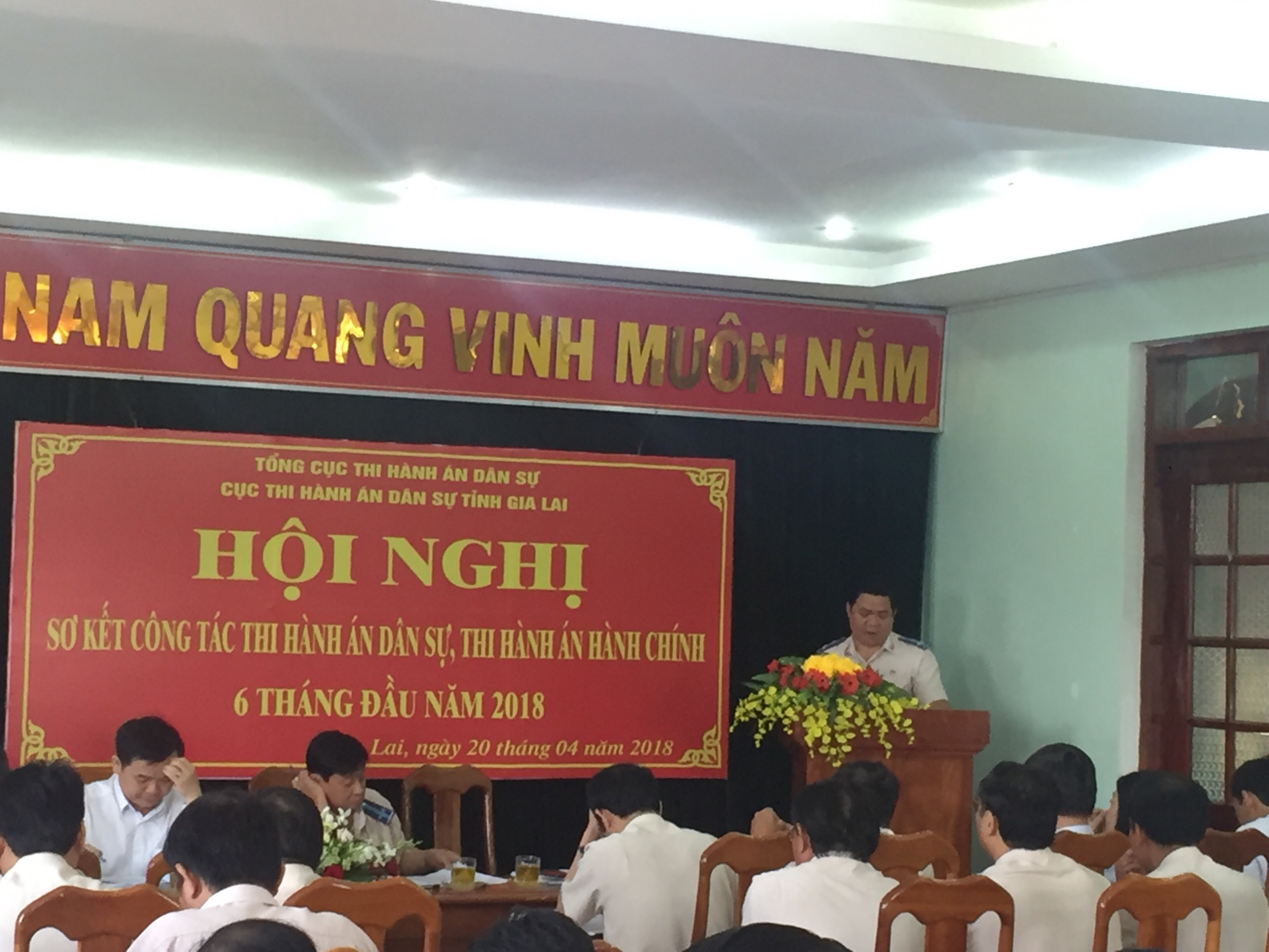 Đ/c Phan Đình Hưng - Phó Cục trưởng trình bày Báo cáo tại Hội nghị