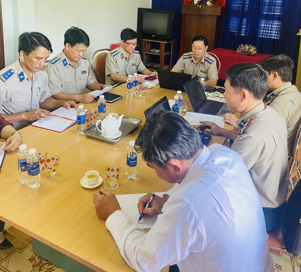 Kiểm tra chuyên đề án có điều kiện trên 01 năm chưa thi hành xong tại Chi cục THADS huyện Kông Chro