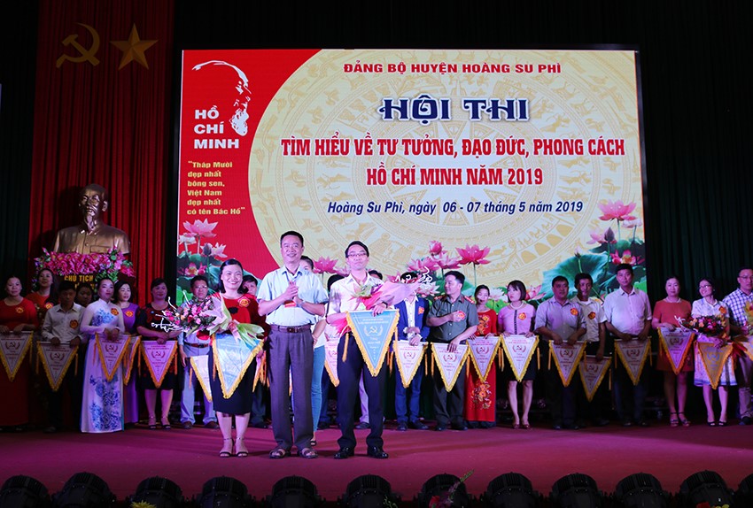 Chi bộ Chi cục Thi hành án dân sự huyện Hoàng Su Phì tham gia Hội thi tìm hiểu tư tưởng, đạo đức, phong cách Hồ Chí Minh năm 2019.