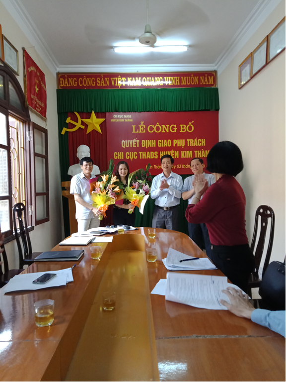 Kim Thành: Cục Thi hành án dân sự (THADS) tỉnh Hải Dương công bố các quyết định của Tổng cục trưởng Tổng cục THADS về công tác tổ chức, cán bộ.