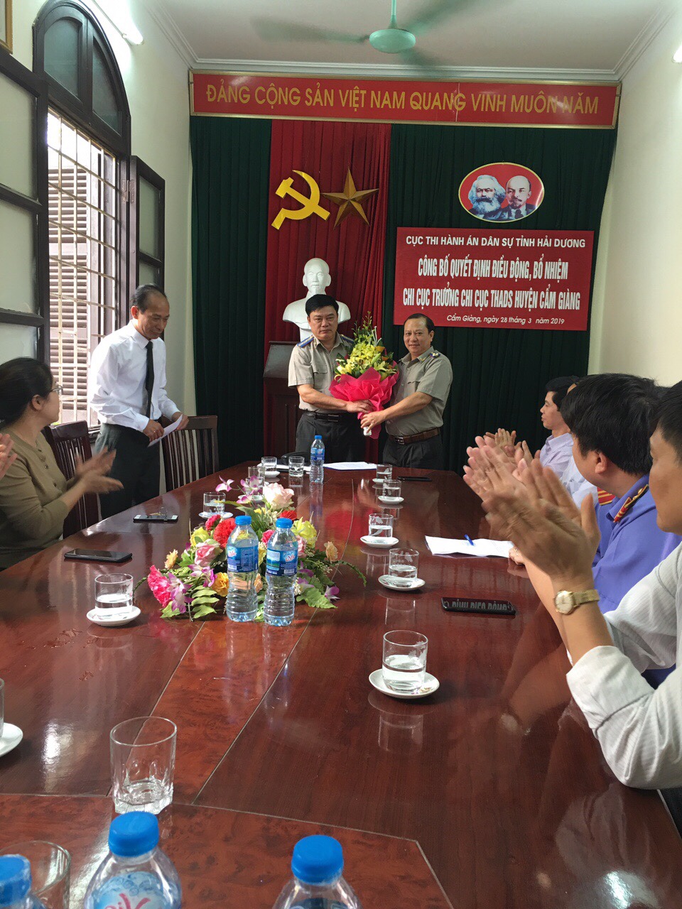 Cục THADS tỉnh Hải Dương công bố quyết định bổ nhiệm Chi cục Thi hành án dân sự huyện Cẩm Giàng, tỉnh Hải Dương.