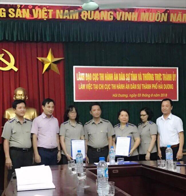 Cục Thi hành án dân sự tỉnh Hải Dương công bố Quyết định bổ nhiệm,  bổ nhiệm lại chức vụ Phó Chi cục trưởng Chi cục THADS thành phố Hải Dương.
