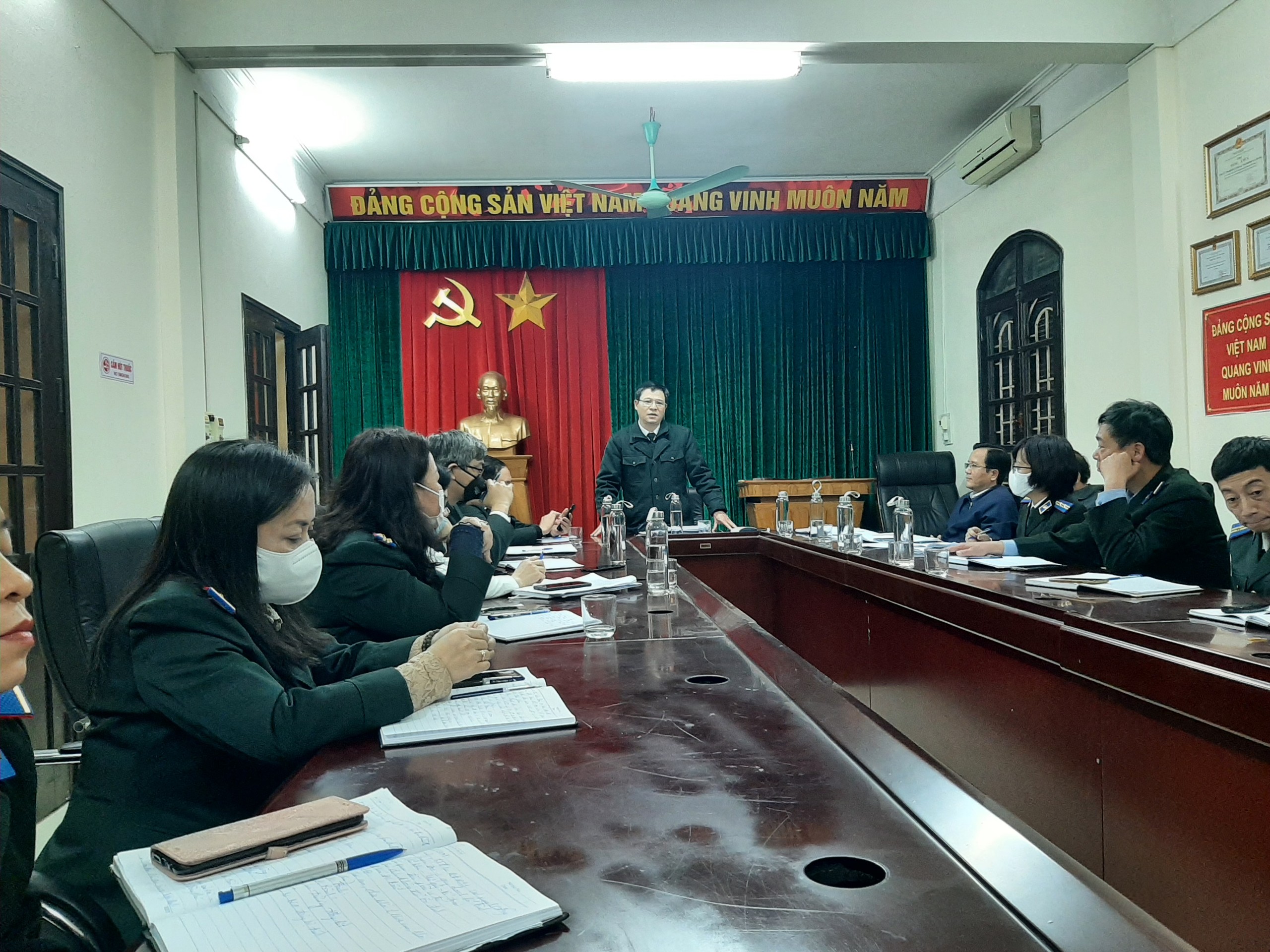 Cục trưởng Cục Thi hành án dân sự tỉnh làm việc tại Chi cục Thi hành án dân sự thành phố Hải Dương về thực hiện nhiệm vụ năm 2022