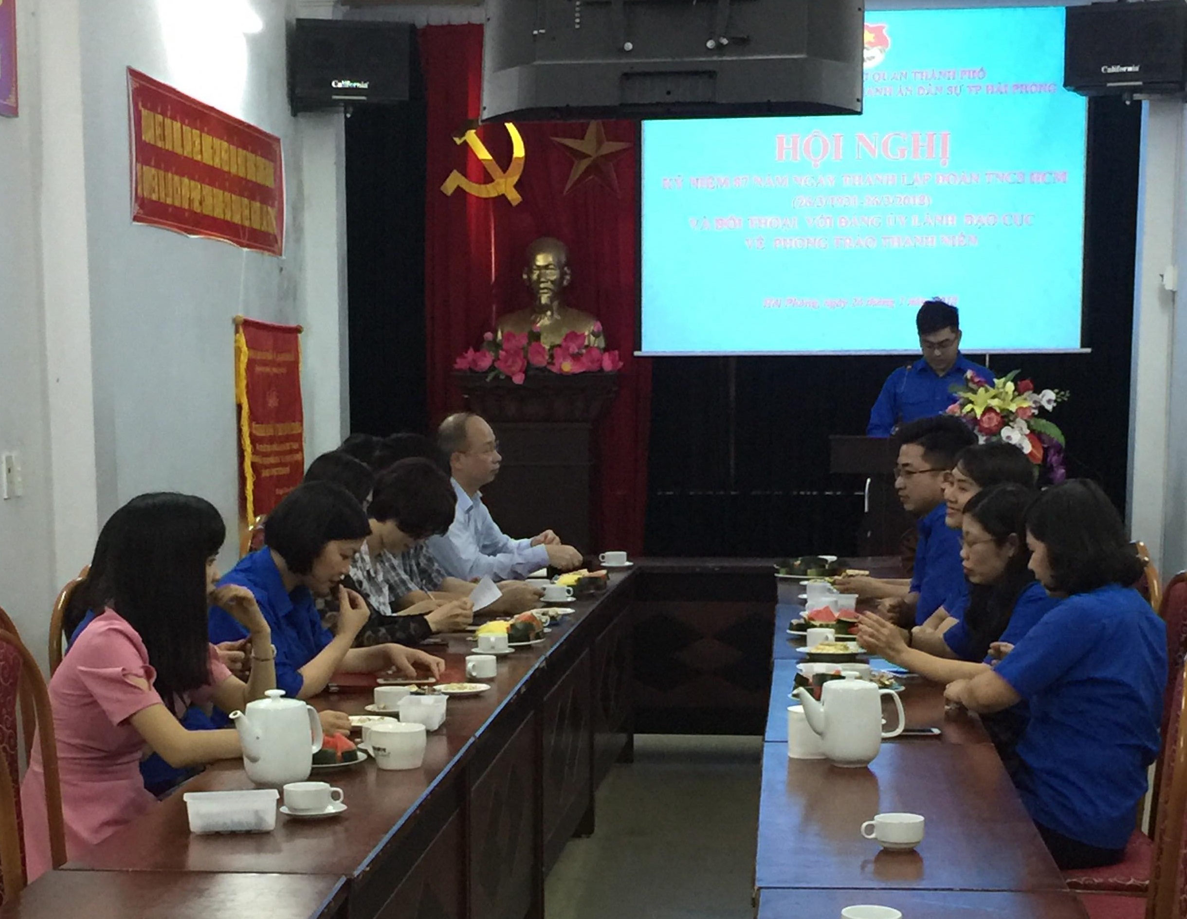 Chi đoàn Cơ quan Cục Thi hành án dân sự thành phố Hải Phòng tổ chức Lễ kỷ niệm 87 năm ngày thành lập Đoàn Thanh niên Cộng sản Hồ Chí Minh (26/3/1931-26/3/2018) và đối thoại với Đảng ủy Lãnh đạo Cục về phong trào thanh niên