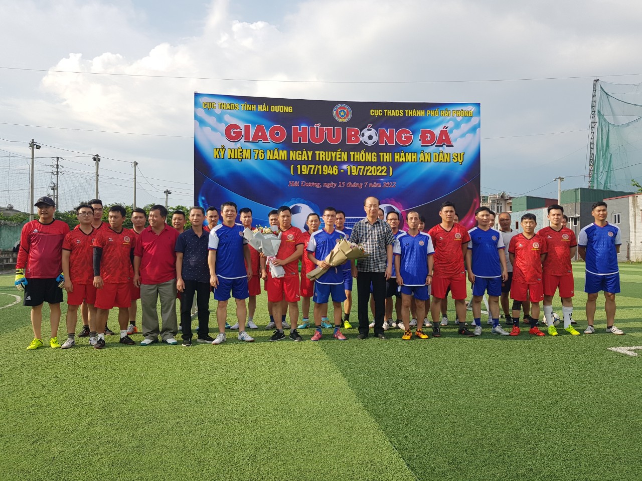 Cục Thi hành án dân sự thành phố giao hữu bóng đá hướng tới Kỷ niệm 76 năm Ngày Truyền thống Thi hành án dân sự