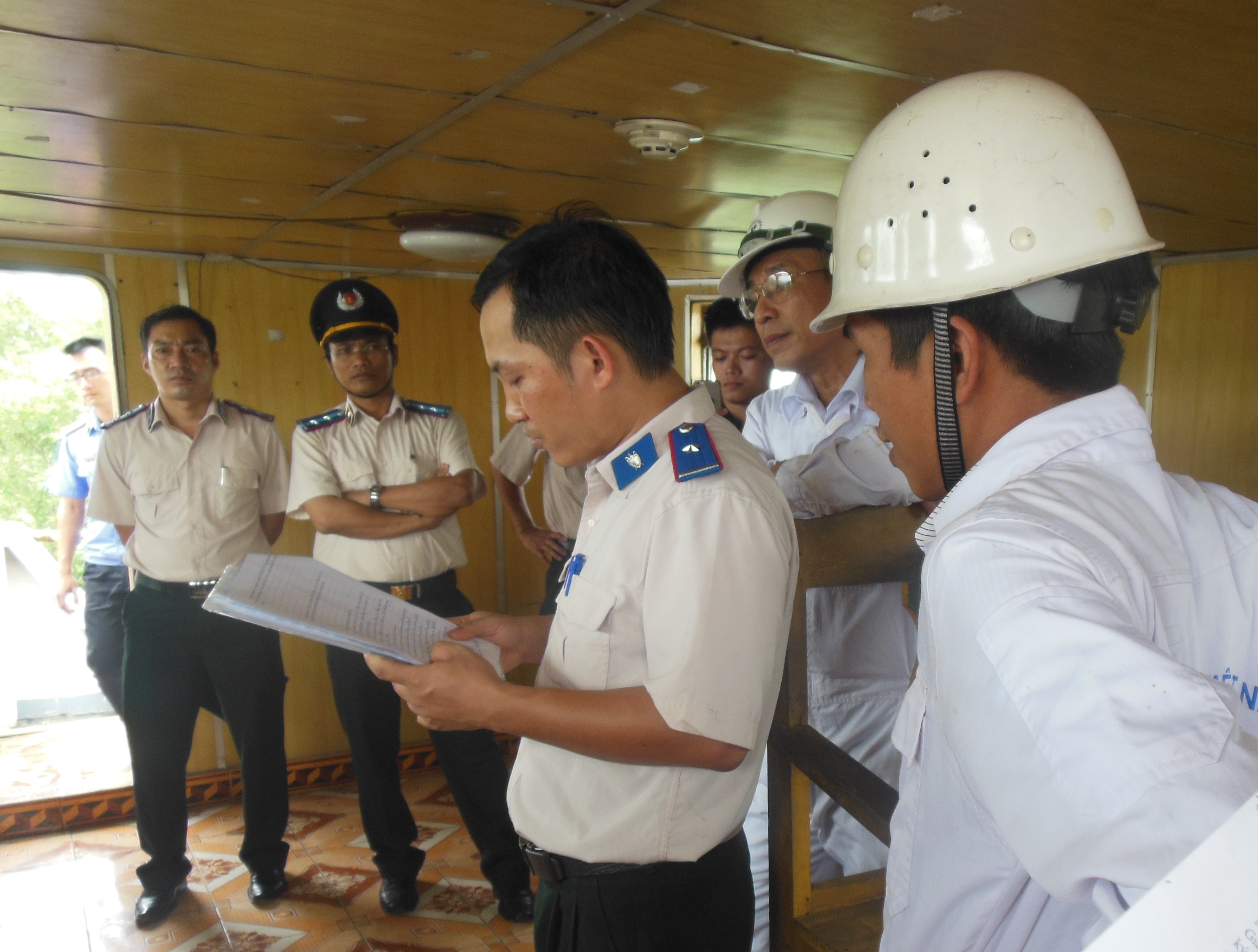 Chi cục Thi hành án huyện Thủy Nguyên tổ chức cưỡng chế kê biên tàu Đoàn Thắng 46 của Công ty cổ phần Đoàn Thắng