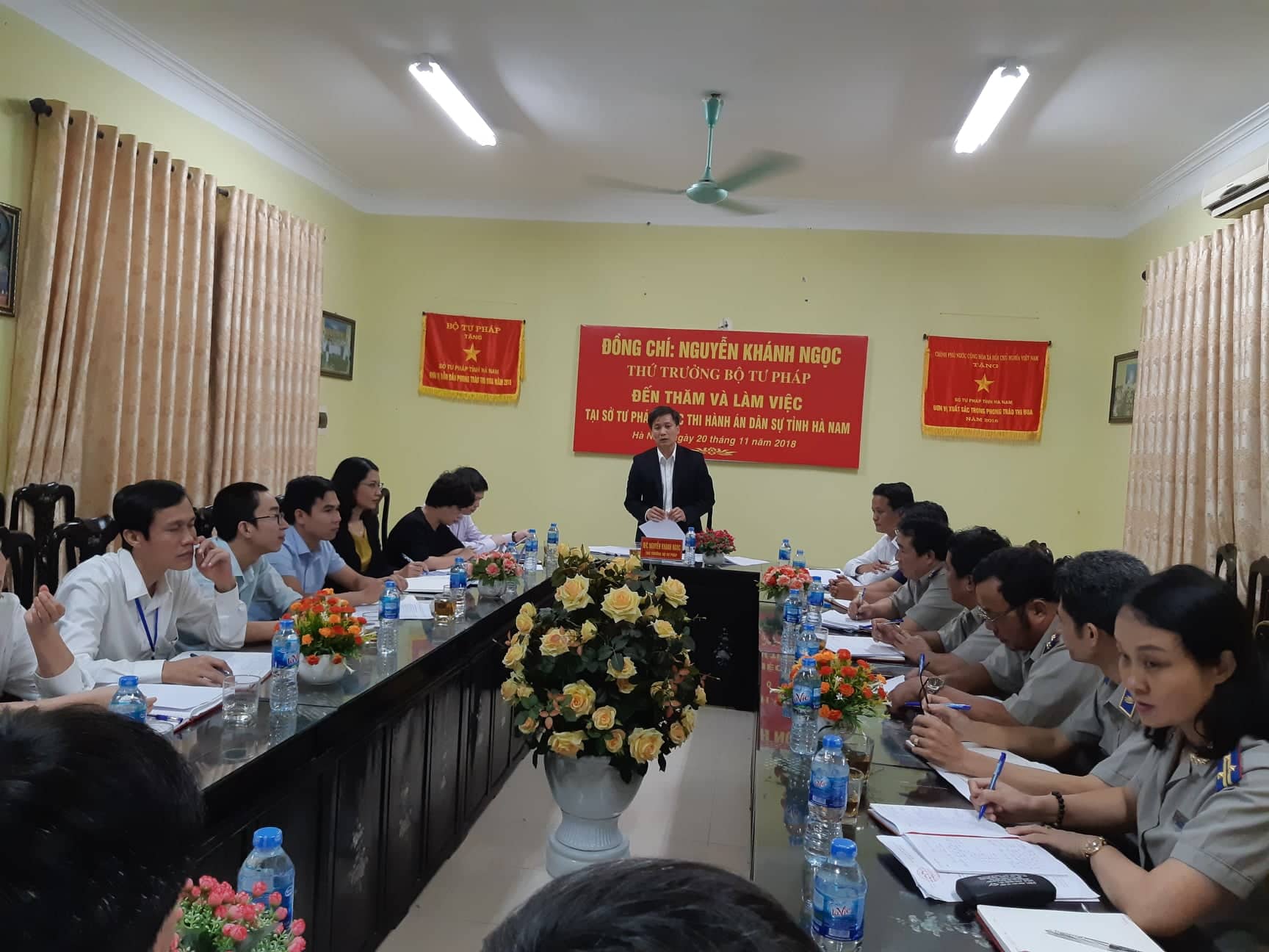 Thứ trưởng Bộ Tư pháp Nguyễn Khánh Ngọc làm việc với Sở Tư pháp, Cục Thi hành án dân sự tỉnh Hà Nam