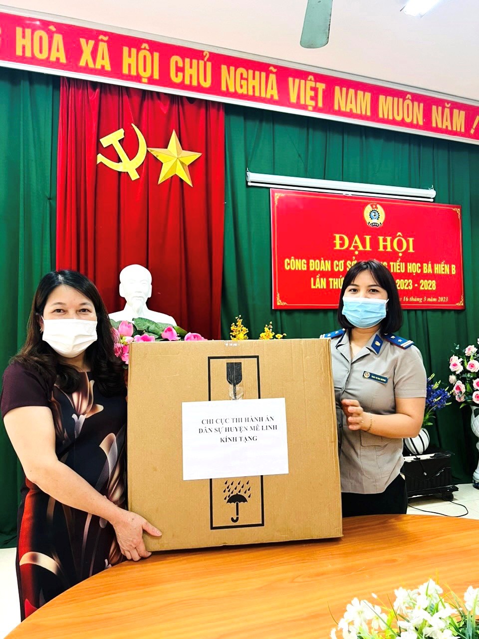 Công đoàn cơ sở Chi cục Thi hành án dân sự huyện Mê Linh chung tay phòng chống dịch bệnh Covid-19