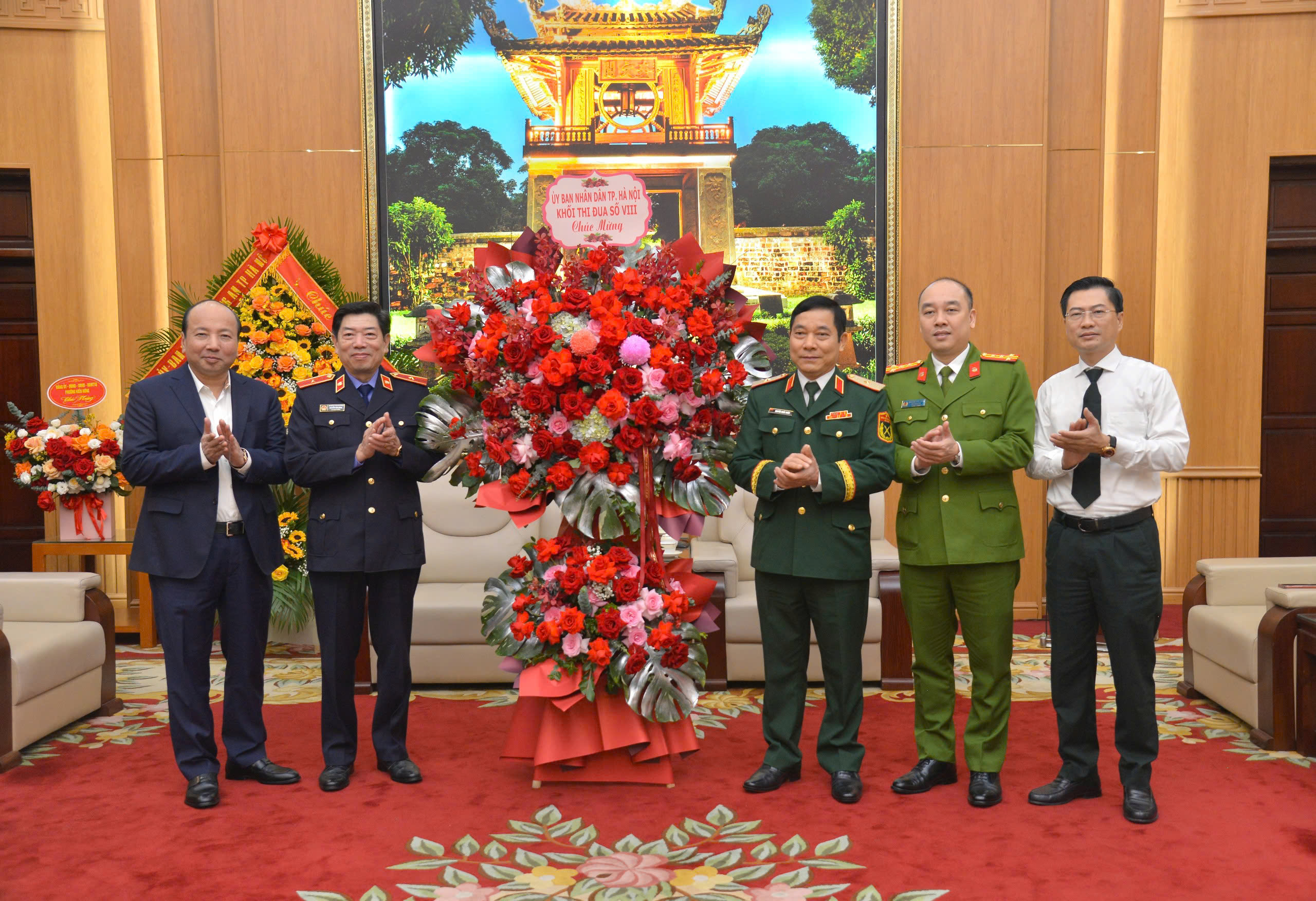 THI HÀNH ÁN DÂN SỰ THÀNH PHỐ HÀ NỘI CHÚC MỪNG 81 NĂM NGÀY THÀNH LẬP QUÂN ĐỘI NHÂN DÂN VIỆT NAM