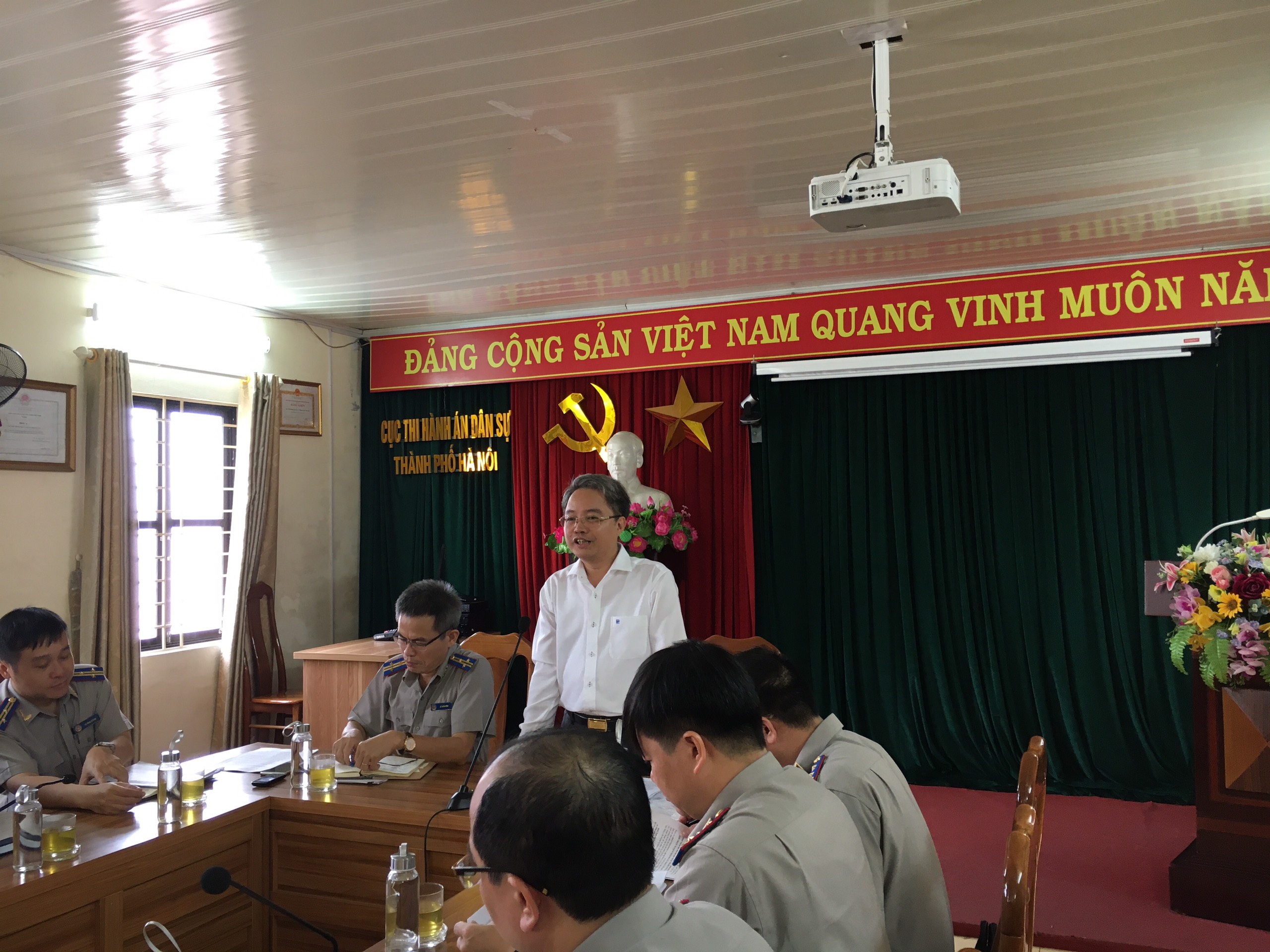 Đồng chí Tổng Cục trưởng Nguyễn Quang Thái làm việc với Cục Thi hành án dân sự thành phố Hà Nội