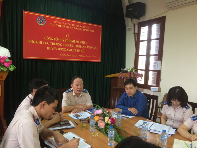Cục trưởng Lê Quang Tiến chỉ đạo công tác thi hành án liên quan đến tổ chức tín dụng, ngân hàng tại Chi cục Thi hành án dân sự thị xã Sơn Tây và huyện Đông Anh