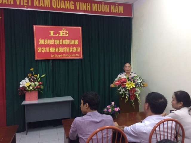 Lễ công bố quyết định bổ nhiệm lãnh đạo Chi cục Thi hành án dân sự thị xã Sơn Tây, thành phố Hà Nội
