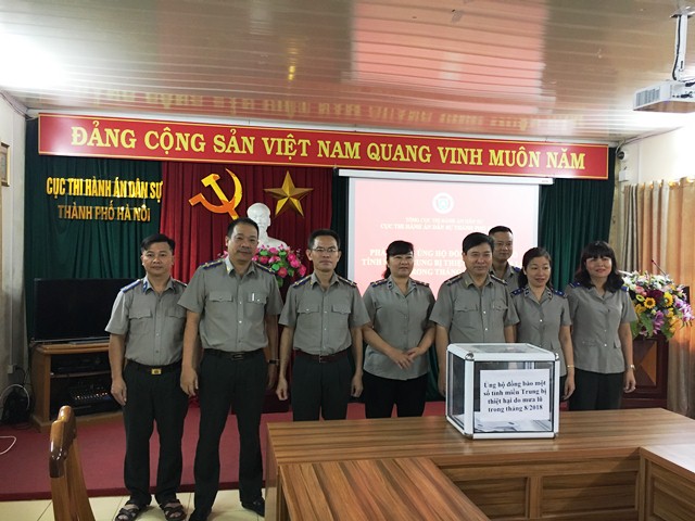 Cục Thi hành án dân sự thành phố Hà Nội tổ chức đóng góp, ủng hộ đồng bào một số tỉnh miền Trung bị thiệt hại do mưa lũ trong tháng 8/2018