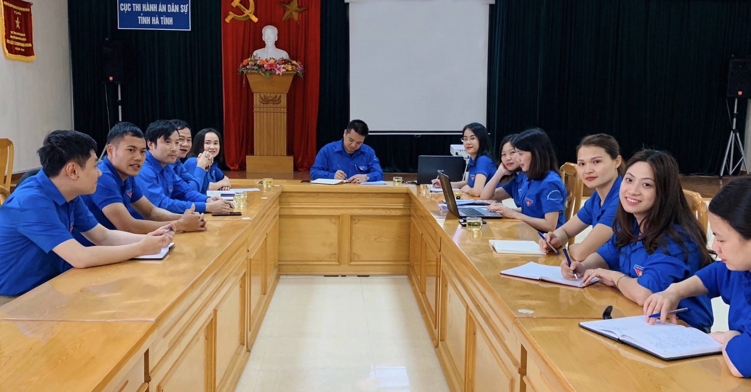 Chi đoàn thanh niên Cục THADS tỉnh Hà Tĩnh sinh hoạt chuyên đề 