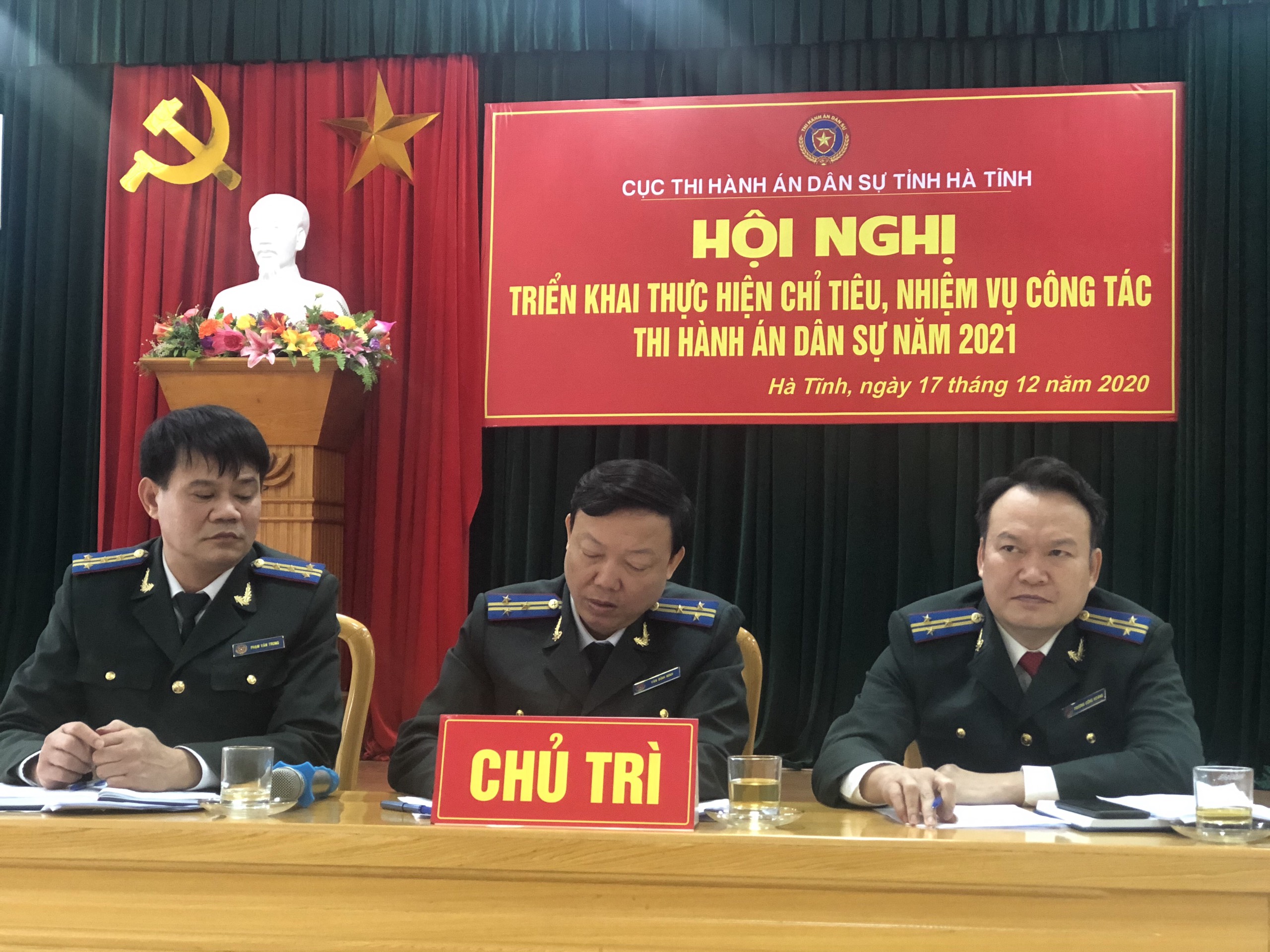 Cục Thi hành án dân sự tỉnh Hà Tĩnh tổ chức Hội nghị tổng kết công tác THADS năm 2020, triển khai nhiệm vụ công tác năm 2021.
