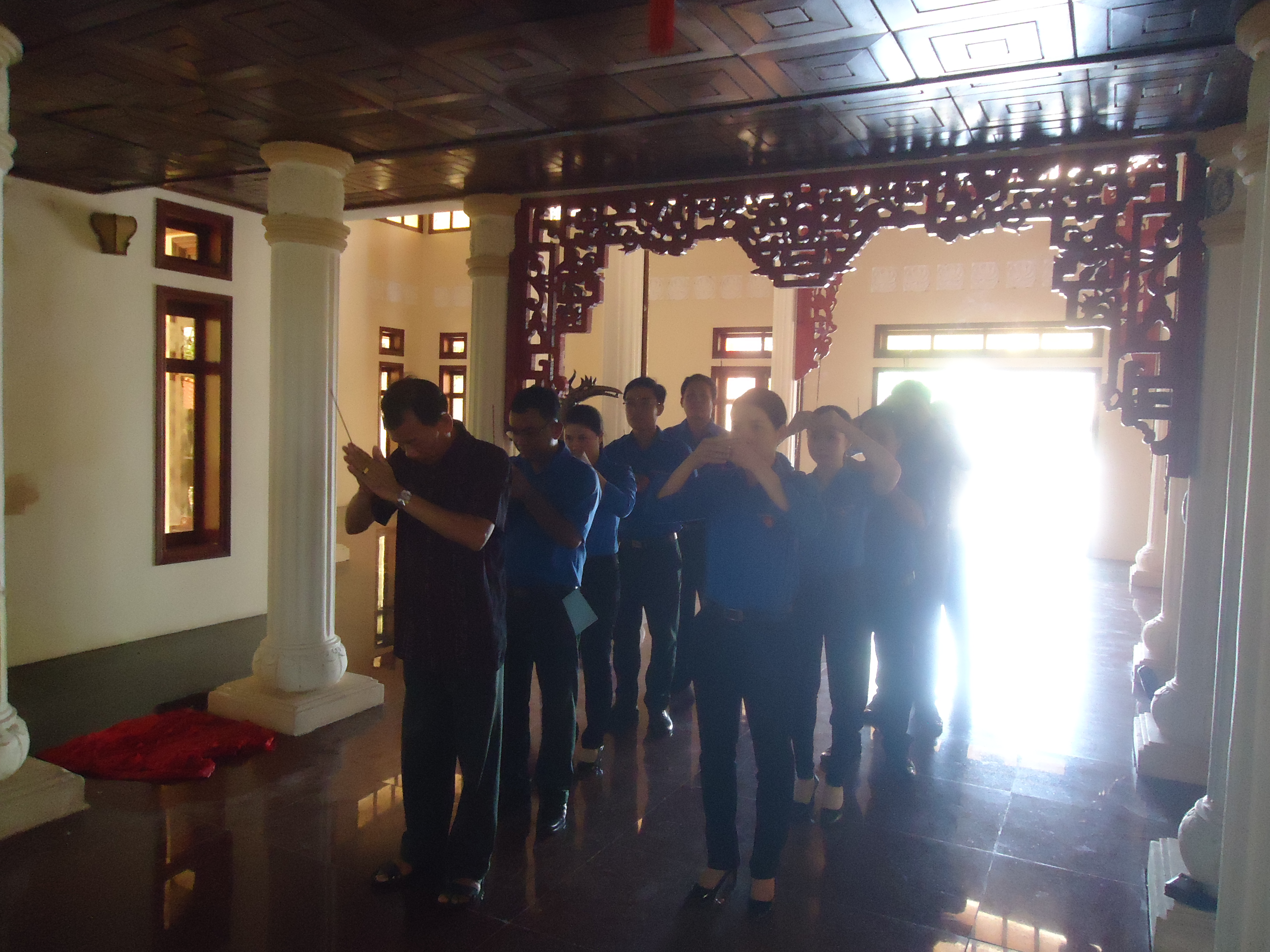 Hành quân về nguồn tại Đền thờ Bác thuộc xã Lương Tâm, huyện Long Mỹ, tỉnh Hậu Giang
