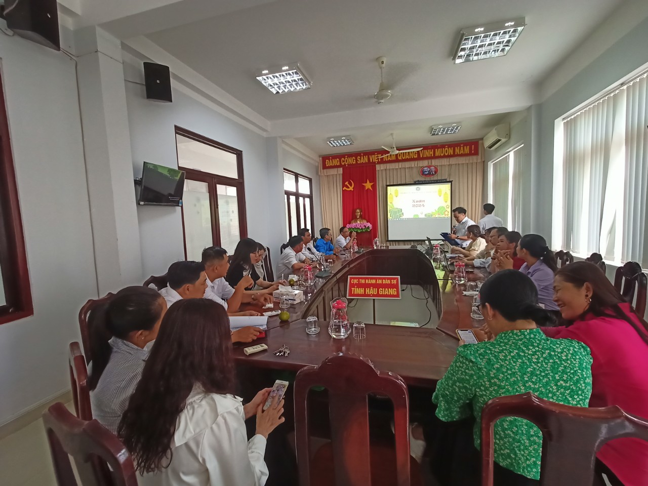 Cục Thi hành án dân sự tỉnh Hậu Giang tổ chức buổi họp mặt Tết Nguyên đán Giáp Thìn 2024