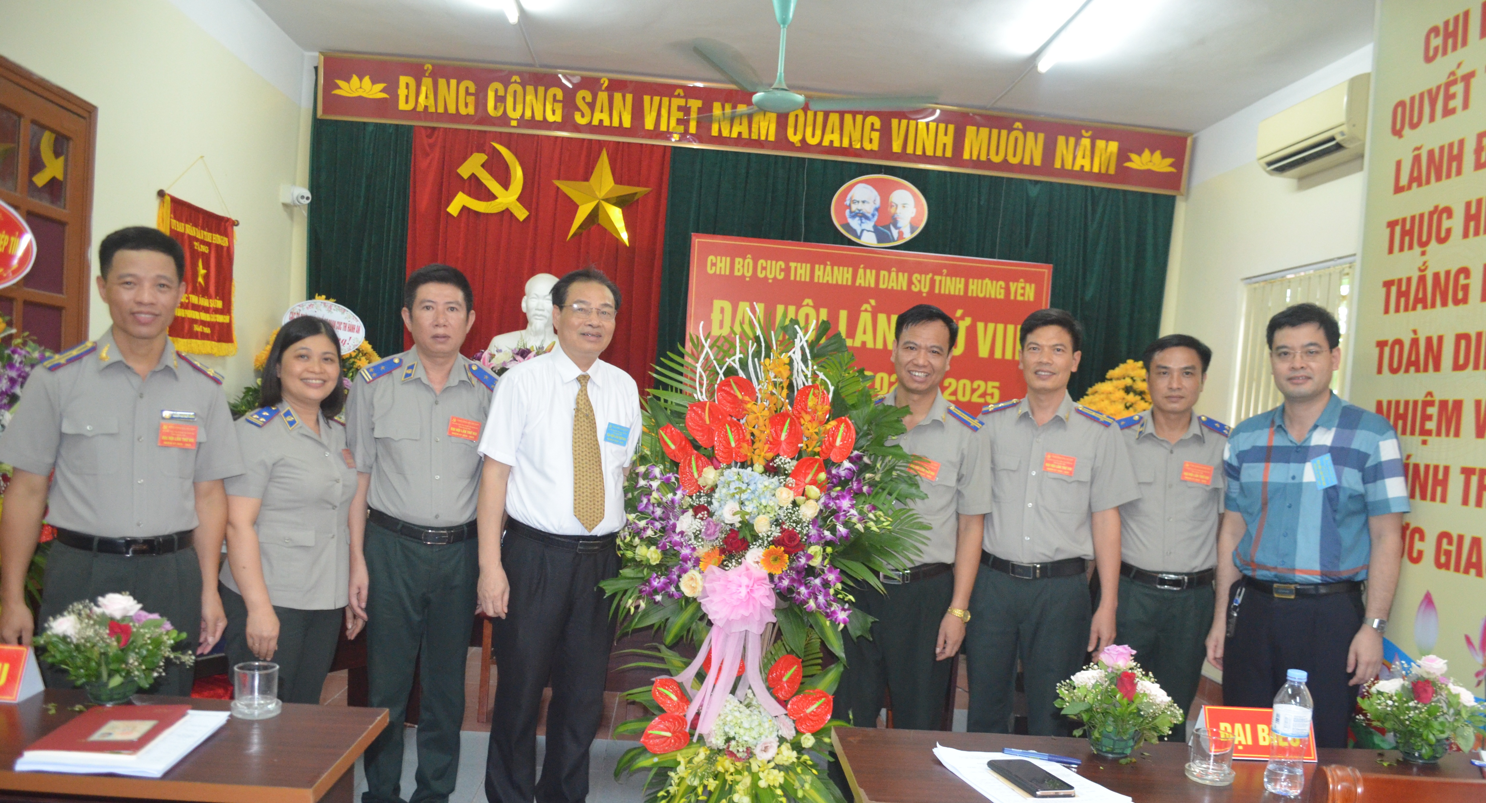 Chi bộ Cục Thi hành án dân sự tỉnh Hưng Yên tổ chức thành công Đại hội Chi bộ lần thứ VIII, nhiệm kỳ 2020-2025