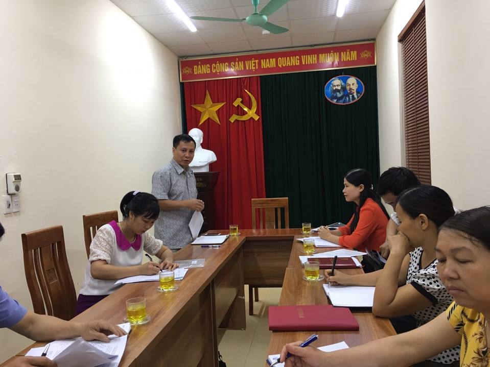 Đoàn giám sát của Ban Thường vụ huyện Ủy Kim Động giám sát đối với đảng viên và tổ chức Đảng trực thuộc huyện Ủy