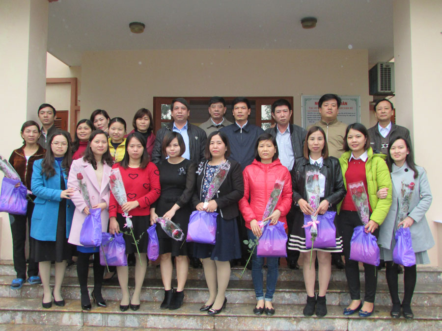 Cục Thi hành án dân sự tỉnh Hưng Yên tổ chức buổi gặp nhân ngày Quốc tế phụ nữ (8/3/2017)