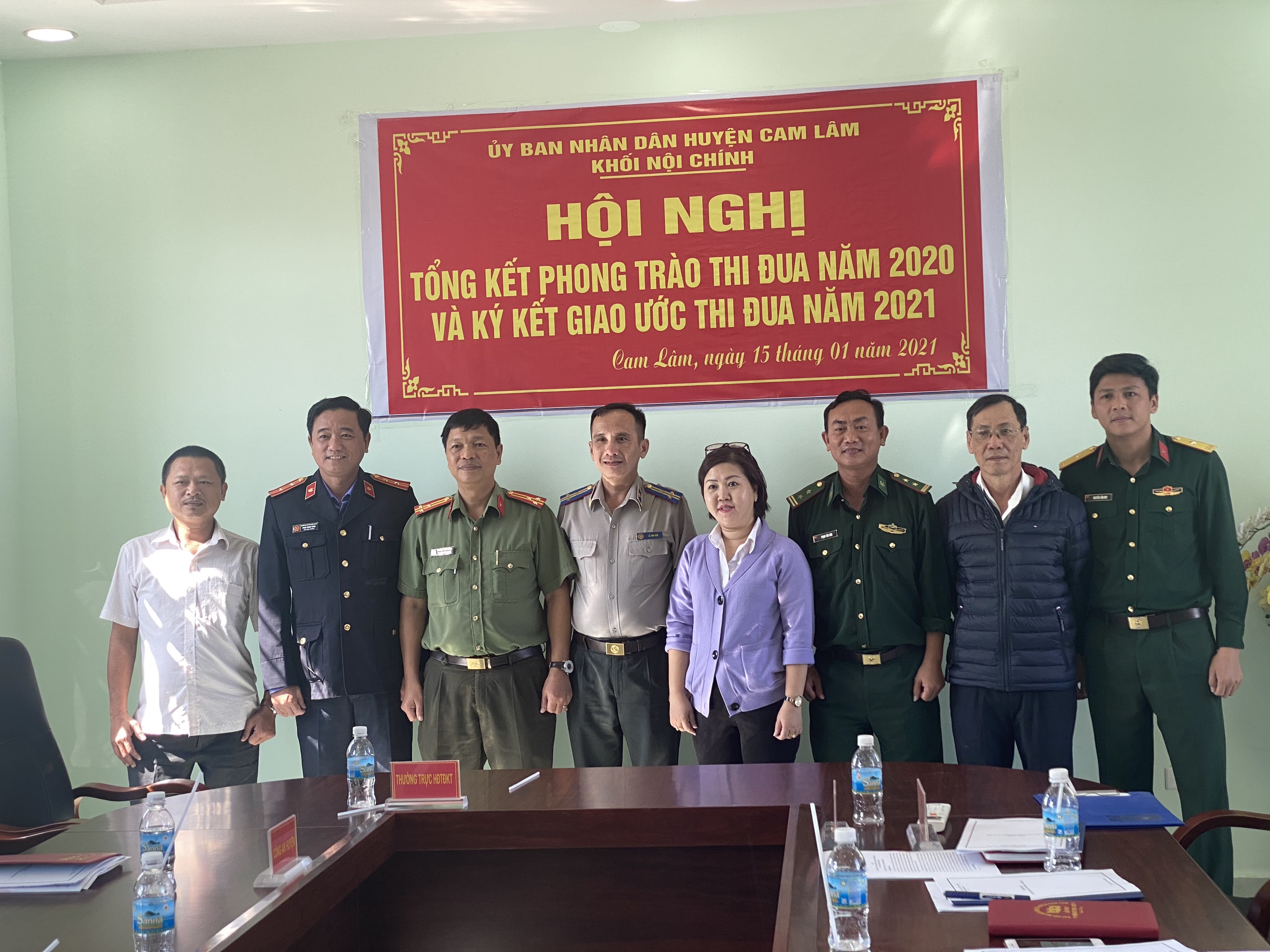 Chi cục Thi hành án dân sự huyện Cam Lâm tổ chức hội nghị ký kết giao ước thi đua Khối nội chính năm 2021