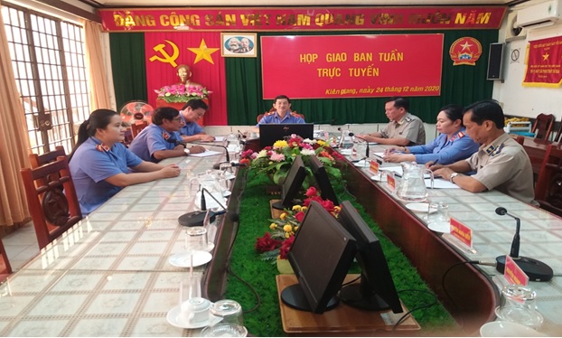 Họp lãnh đạo hai ngành Viện Kiểm sát – Cục Thi hành án dân sự tỉnh Kiên Giang về việc chuẩn bị cho công tác sơ kết thực hiện  Quy chế 220/QCLN/THADS-CA-TA-VKSND ngày 08/8/2014