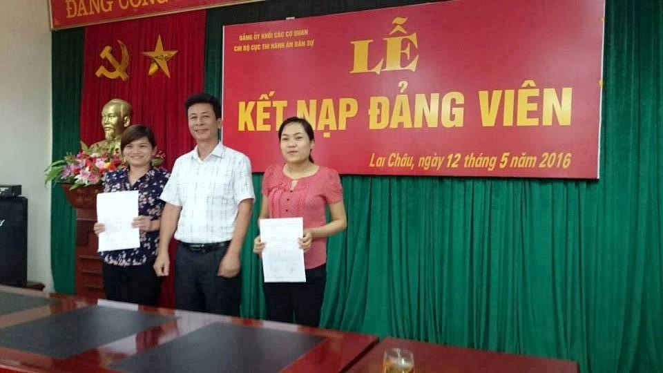 Chi bộ Cục Thi hành án dân sự tỉnh Lai Châu tổ chức kết nạp Đảng viên