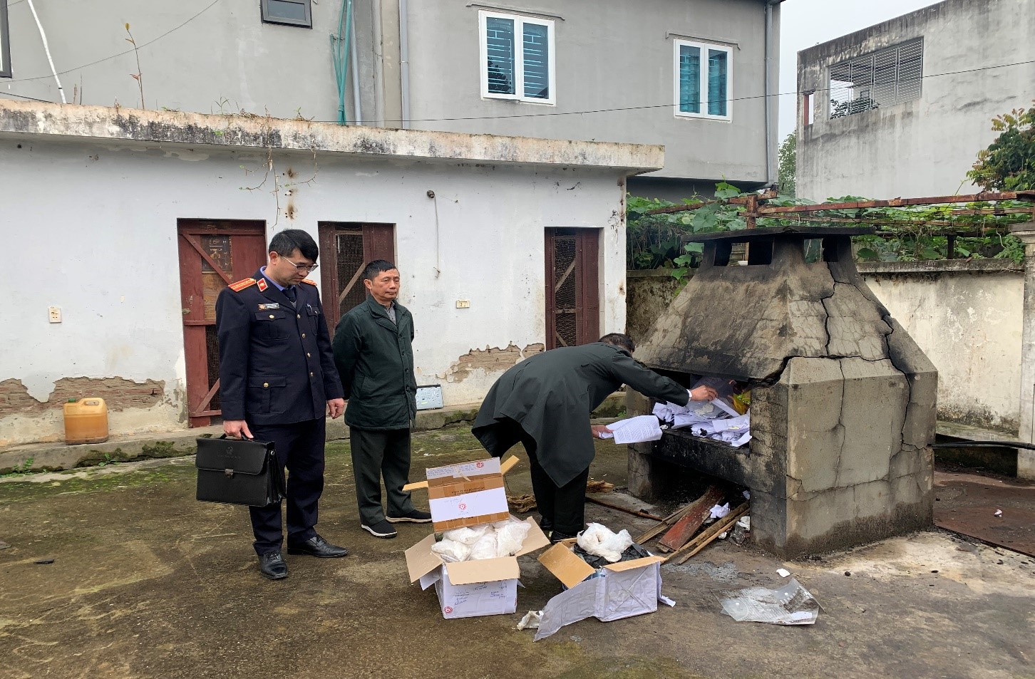 Cục Thi hành án dân sự tỉnh Lai Châu tổ chức tiêu hủy vật chứng, tài sản đợt IV năm 2024