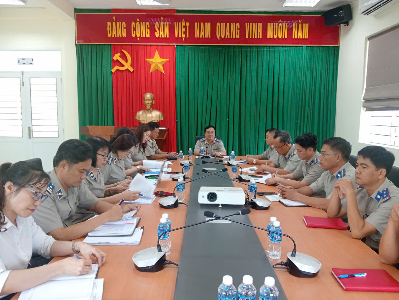 Đoàn công tác của Thi hành án dân sự tỉnh Lâm Đồng Làm việc tại Phòng THADS khu vực 11