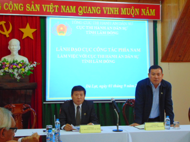 Phó Cục trưởng – Phụ trách Cục công tác phía nam Nguyễn Thanh Bình làm việc với Cục Thi hành án dân sự tỉnh Lâm Đồng về tình hình thực hiện chỉ tiêu, nhiệm vụ 10 tháng năm 2015.