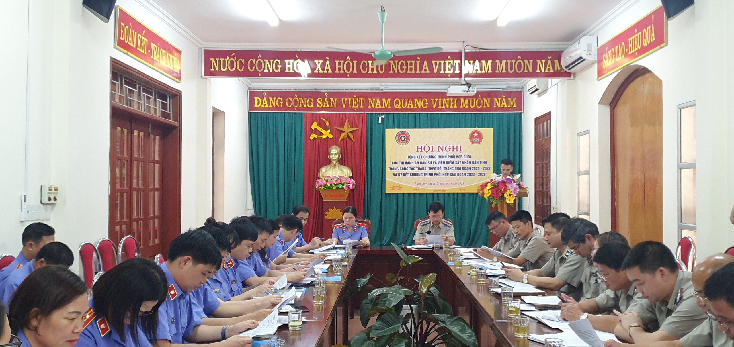 Hội nghị Tổng kết Chương trình phối hợp giữa Cục Thi hành án dân sự và Viện Kiểm sát nhân dân tỉnh Lạng Sơn trong công tác thi hành án dân sự, theo dõi thi hành án hành chính giai đoạn 2020-2022 và ký kết Chương trình phối hợp giai đoạn 2023-2028