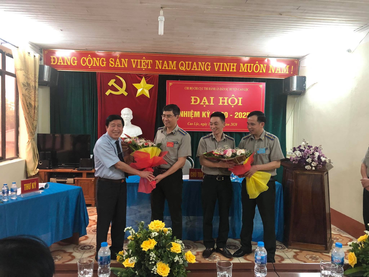 Chi bộ Chi cục Thi hành án dân sự huyện Cao Lộc tổ chức thành công Đại hội Chi bộ lần thứ V, nhiệm kỳ 2020 - 2025