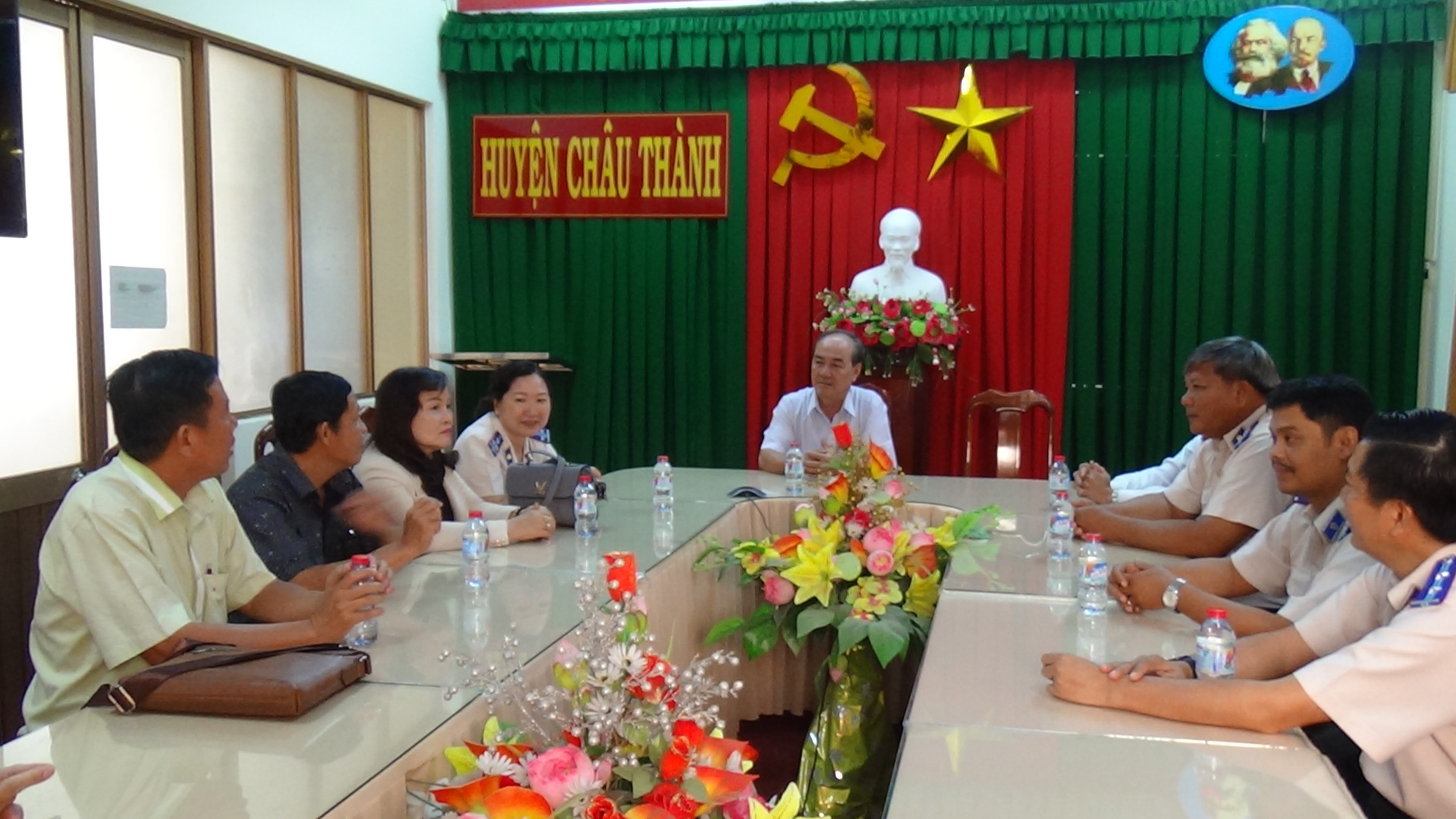 Cục Thi hành án dân sự tỉnh Kiên Giang trao đổi kinh nghiệm về cao điểm thi hành án dân sự tại Long An