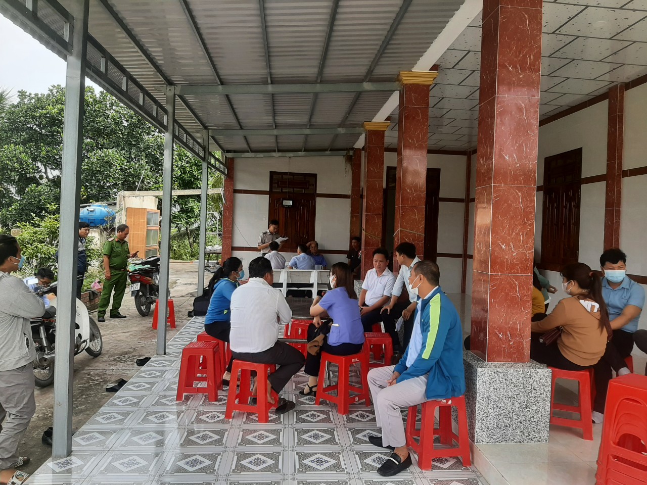 Thủ Thừa: Tổ chức cưỡng chế kê biên tài sản thi hành án đối với Công ty TNHH Thịnh Phát, địa chỉ: thị trấn Thủ Thừa, huyện Thủ Thừa, tỉnh Long An