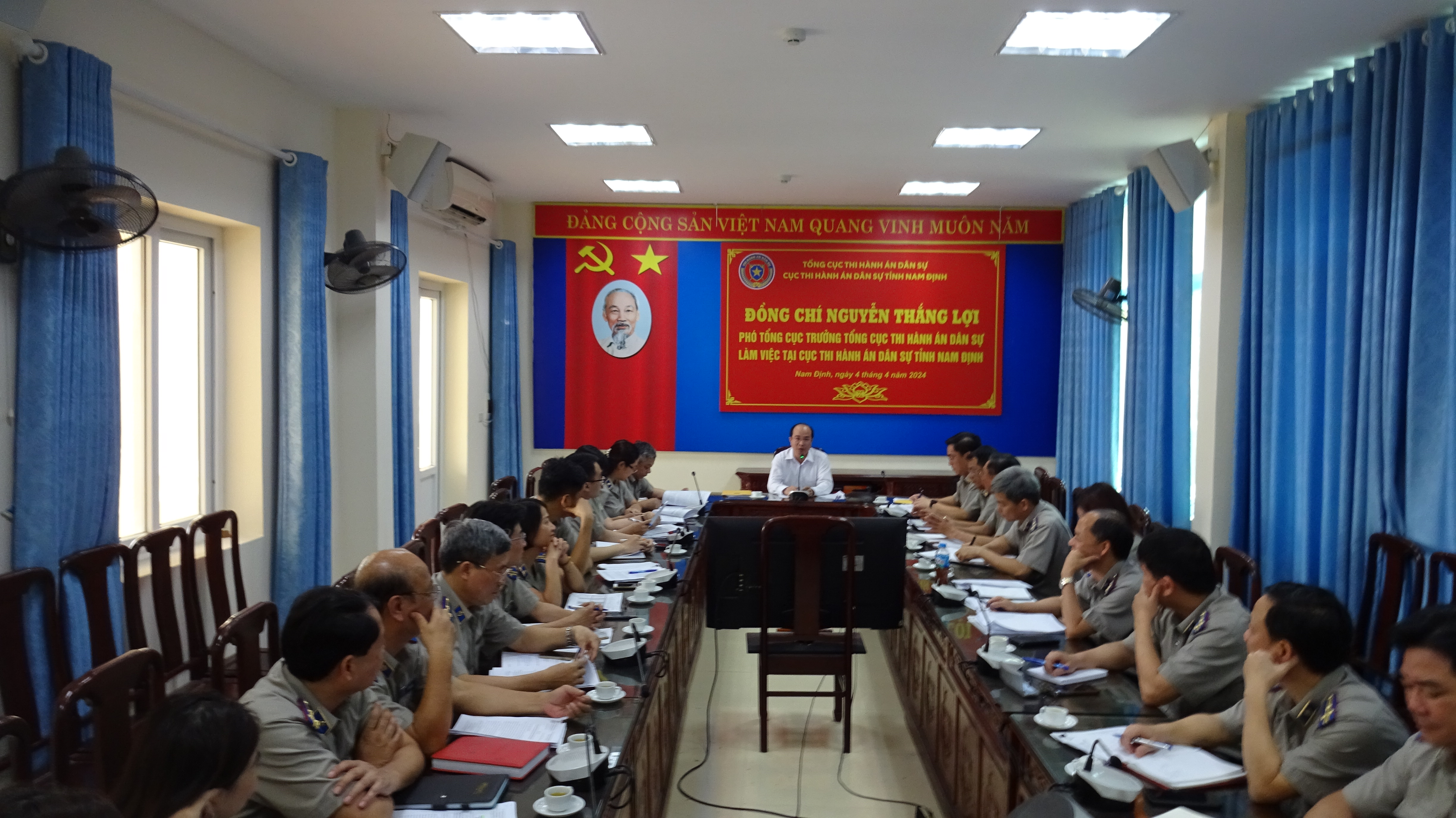 Phó Tổng cục trưởng Nguyễn Thắng Lợi làm việc với Cục Thi hành án dân sự tỉnh Nam Định