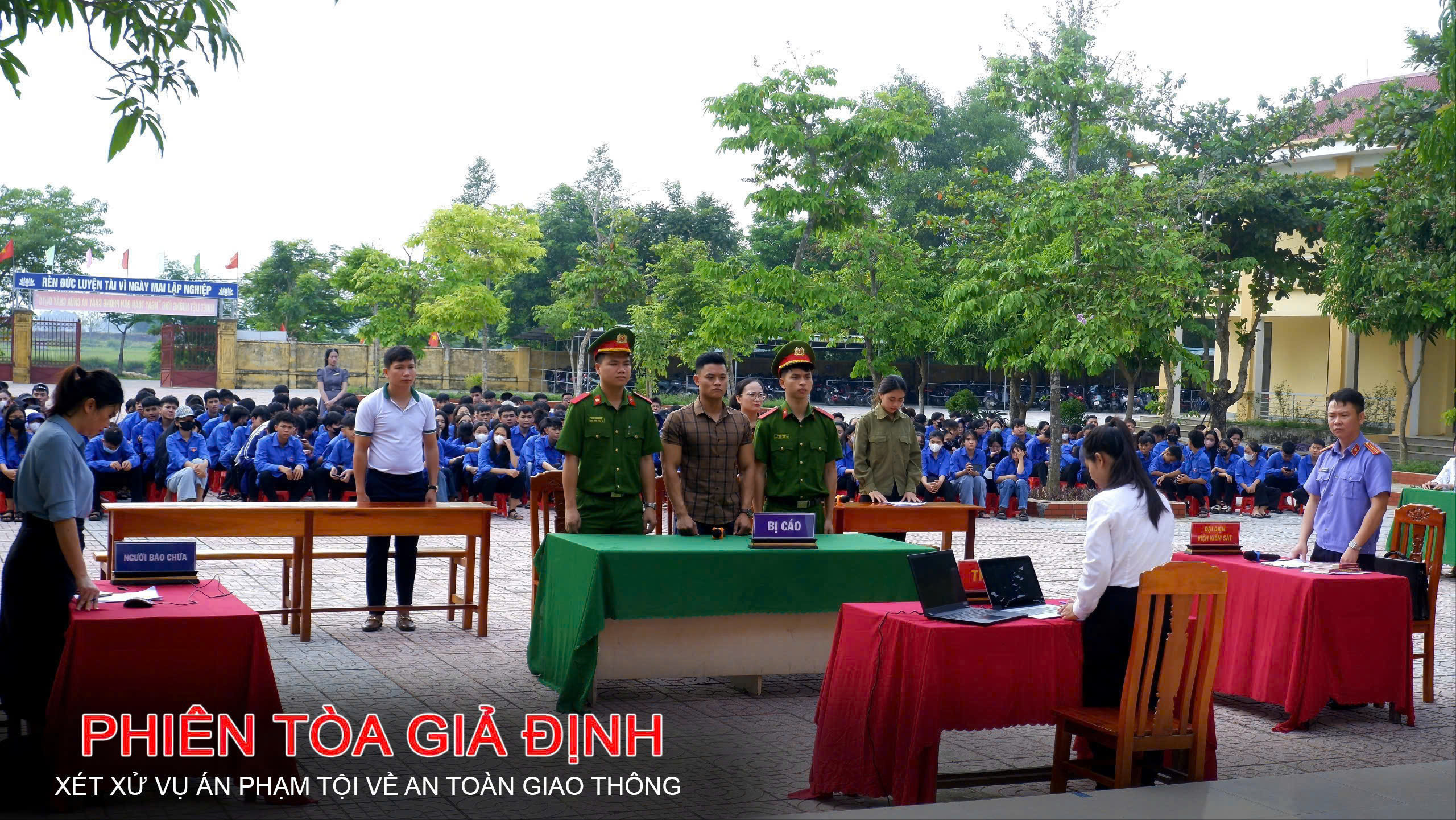 Chi cục Thi hành án dân sự huyện Nam Đàn phối hợp tham gia Chương trình “Phiên tòa giả định” tại Trung tâm Giáo dục nghề nghiệp – Giáo dục thường xuyên huyện Nam Đàn.