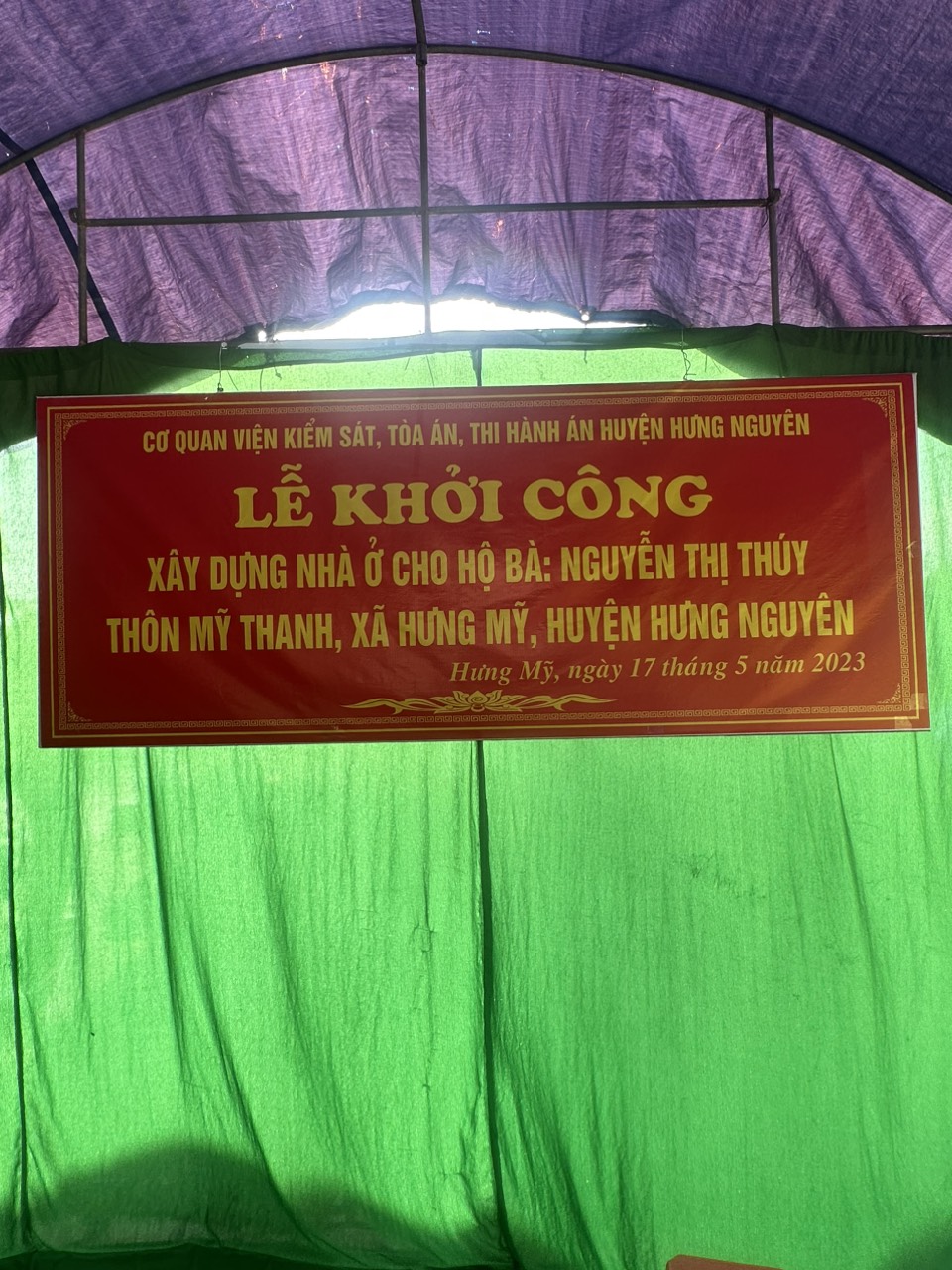 Cơ quan Chi cục Thi hành án dân sự huyện Hưng Nguyên, tỉnh Nghệ An hỗ trợ xây dựng nhà ở cho người nghèo