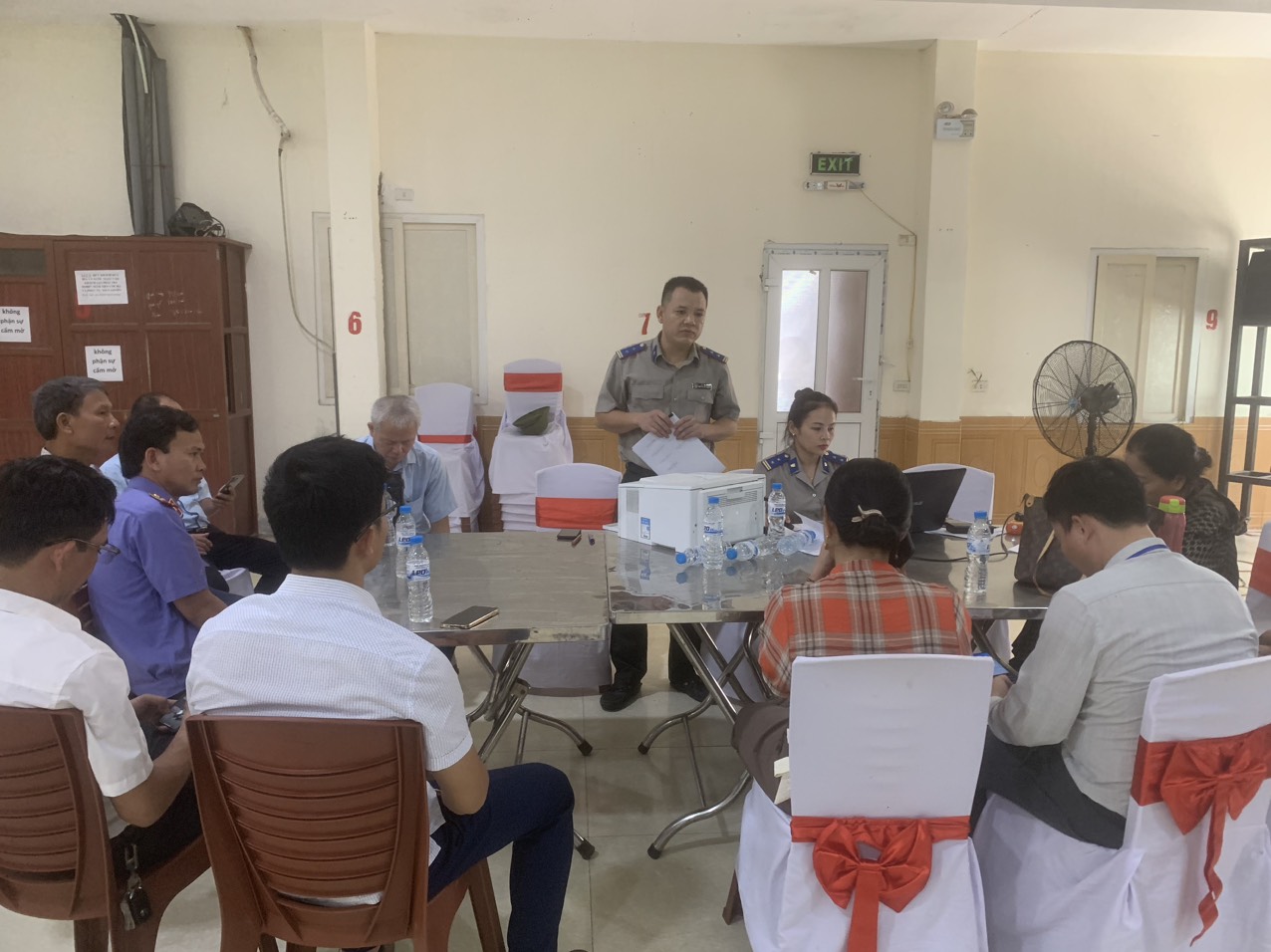 Chi cục thi hành án dân sự thị xã Cửa Lò đã  tổ chức buổi bê kiên tại khối 3, phường Nghi Hương, thị xã Cửa Lò.