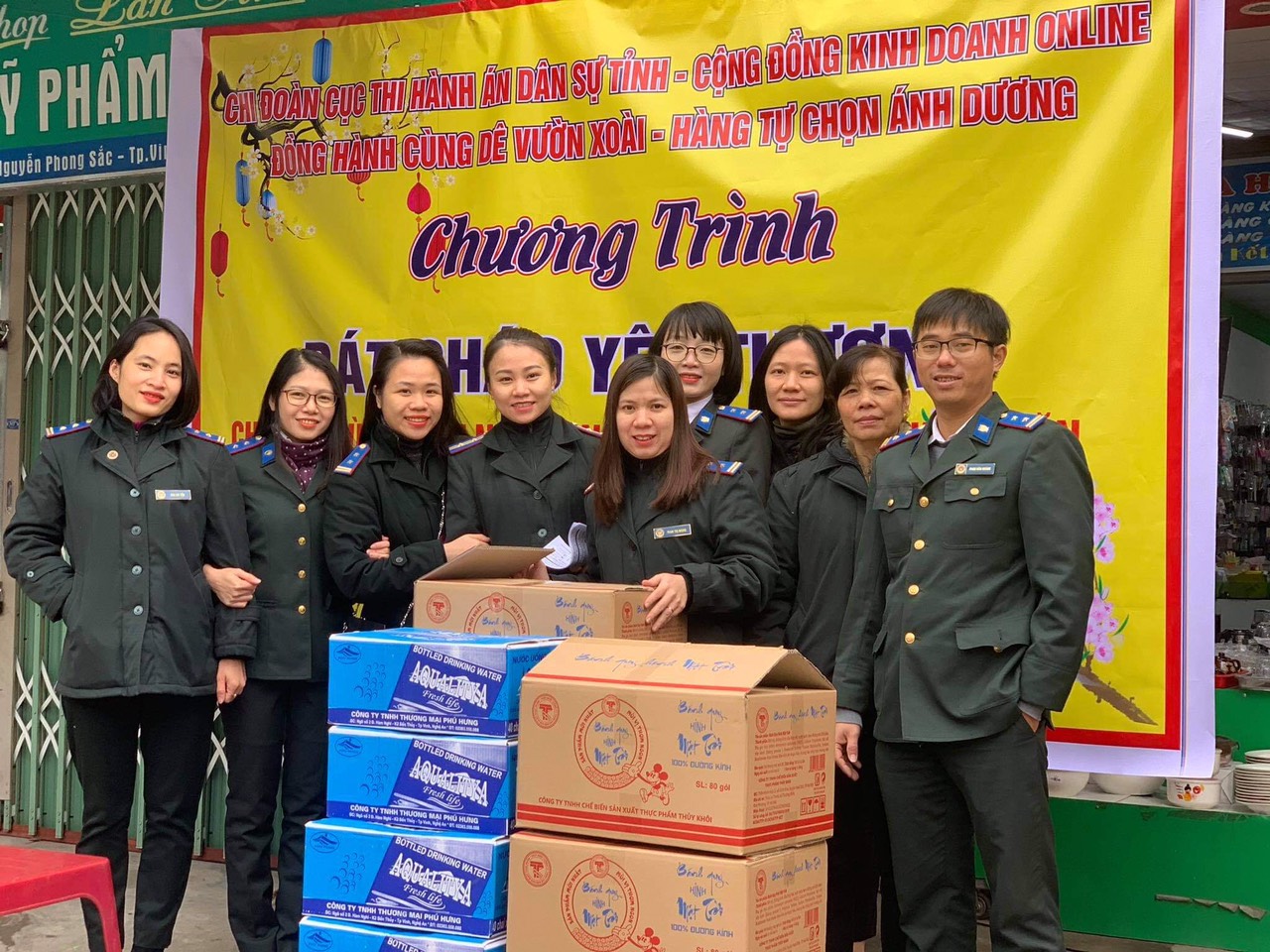 Chi đoàn Cục Thi hành án dân sự tỉnh Nghệ An phối hợp tổ chức Chương trình “Bát cháo tình thương