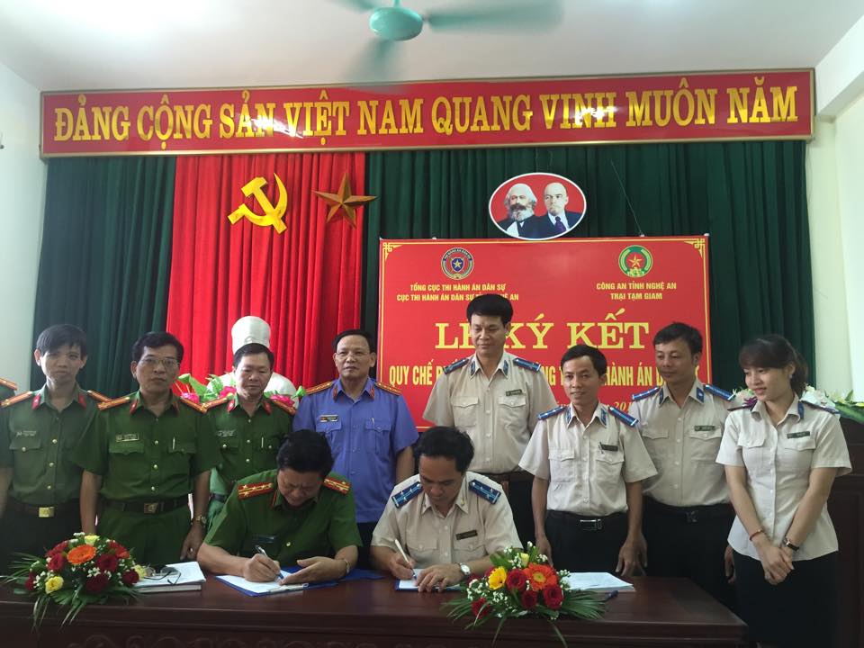 Ký Quy chế phối hợp trong công tác thi hành án dân sự với Trại tạm giam Công an tỉnh Nghệ An
