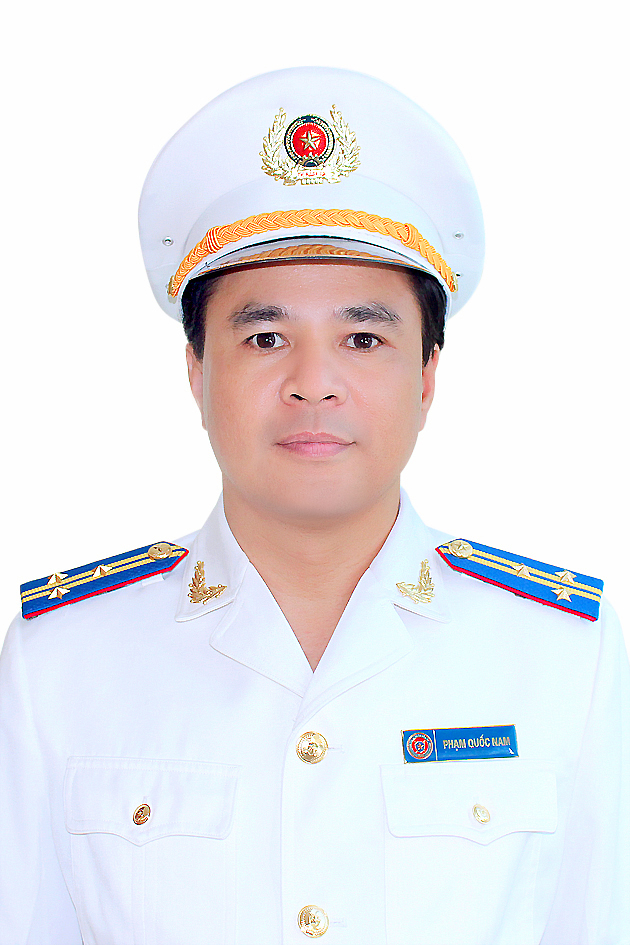 Đồng chí Phạm Quốc Nam - Cục trưởng cục Thi hành án dân sự tỉnh Nghệ An đã được bình chọn, tôn vinh là một trong 50 Gương sáng Pháp luật 2021