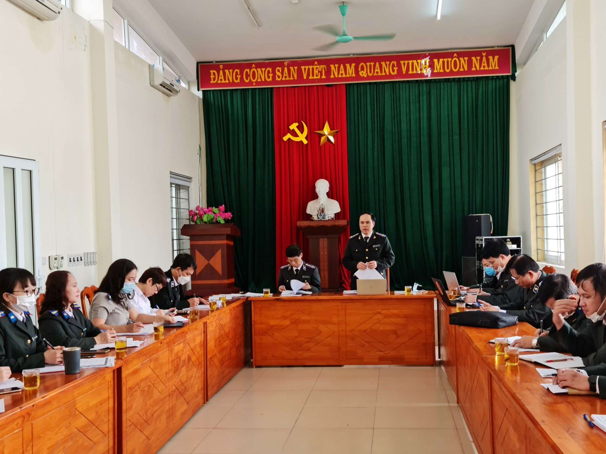 Cục Thi hành án dân sự tỉnh Nghệ An đẩy mạnh công tác đôn đốc, chỉ đạo việc thực hiện chỉ tiêu, nhiệm vụ ngay từ ngày đầu tháng đầu của năm công tác 2022.