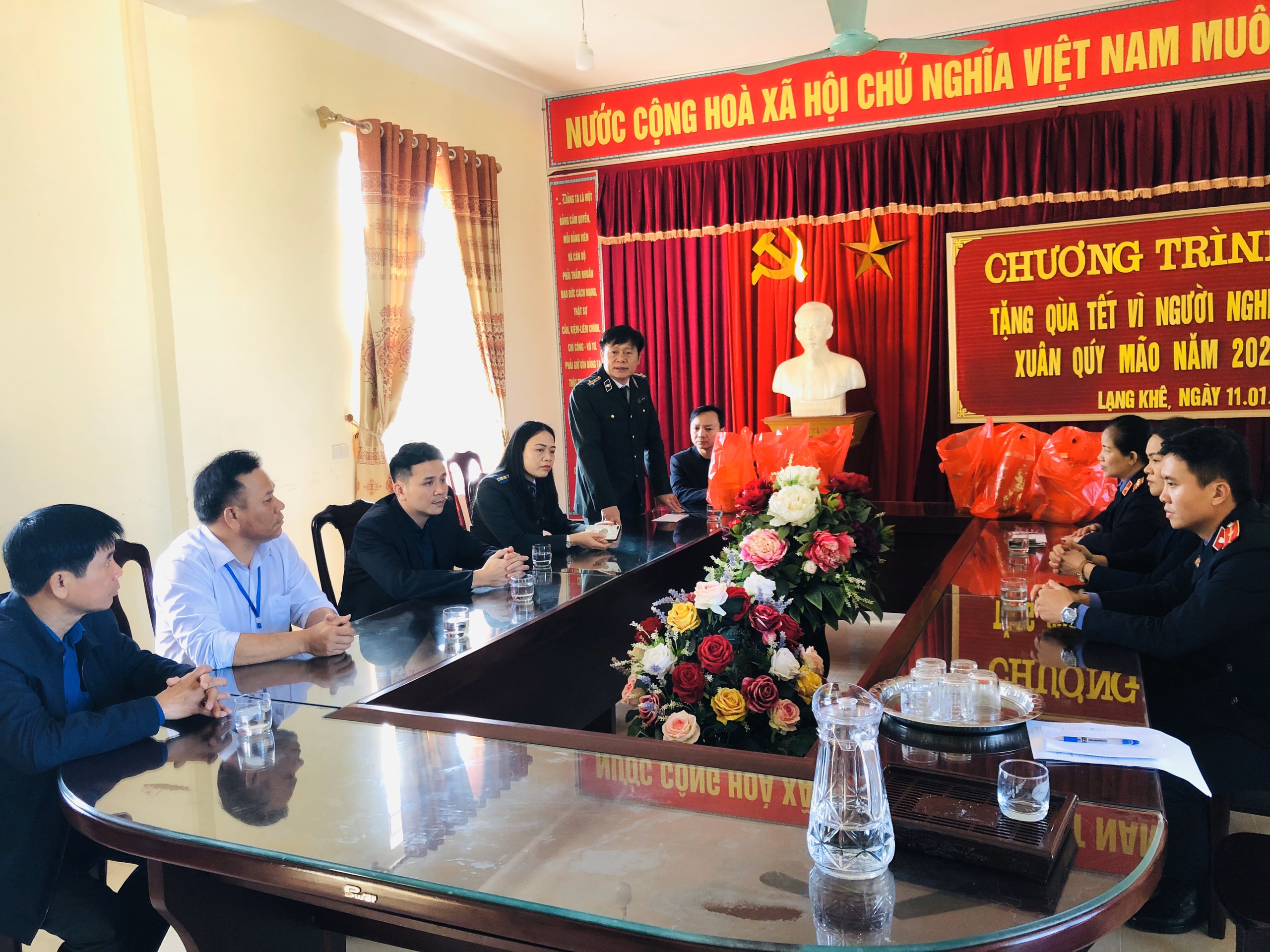 Cục Thi hành án dân sự tỉnh Nghệ An tổ chức Lễ công bố và trao Quyết định bổ nhiệm Phó Chi cục trưởng.
