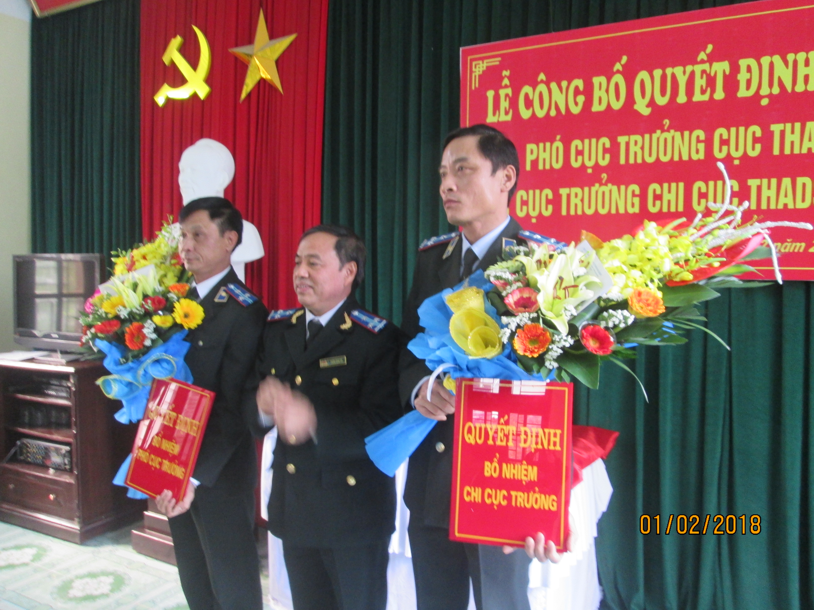 Công bố quyết định bổ nhiệm Phó cục trưởng Cục THADS tỉnh Ninh Bình và Chi cục trưởng Chi cục THADS thành phố Ninh Bình.