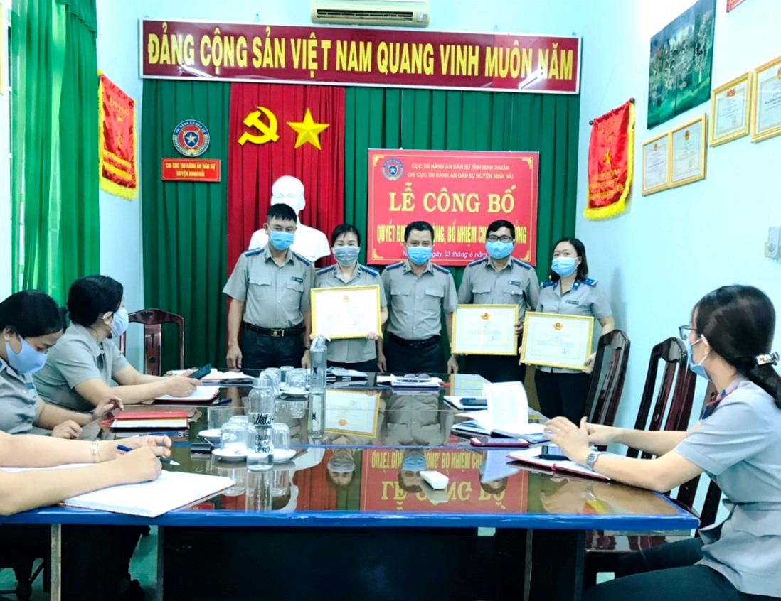 Chi cục THADS huyện Ninh Hải, tỉnh Ninh Thuận  hưởng ứng phong trào thi đua cao điểm lập thành tích chào mừng  kỷ niệm 75 năm Ngày truyền thống Thi hành án dân sự